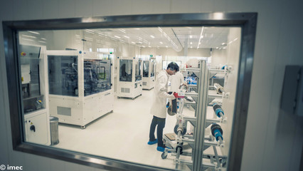 IMEC突破固態電池瓶頸 新型電解質實現2小時快充，推動電子專用材料革命